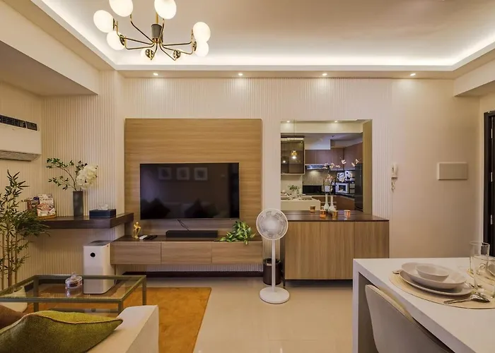 Ec Modern 1br W Balcony In Pasay
